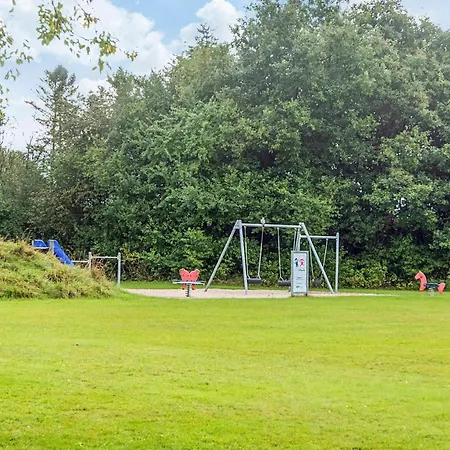 6 Person In * Hovborg